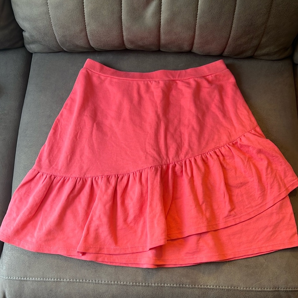 Pink Crown & Ivy skirt with built in shorts like new condition